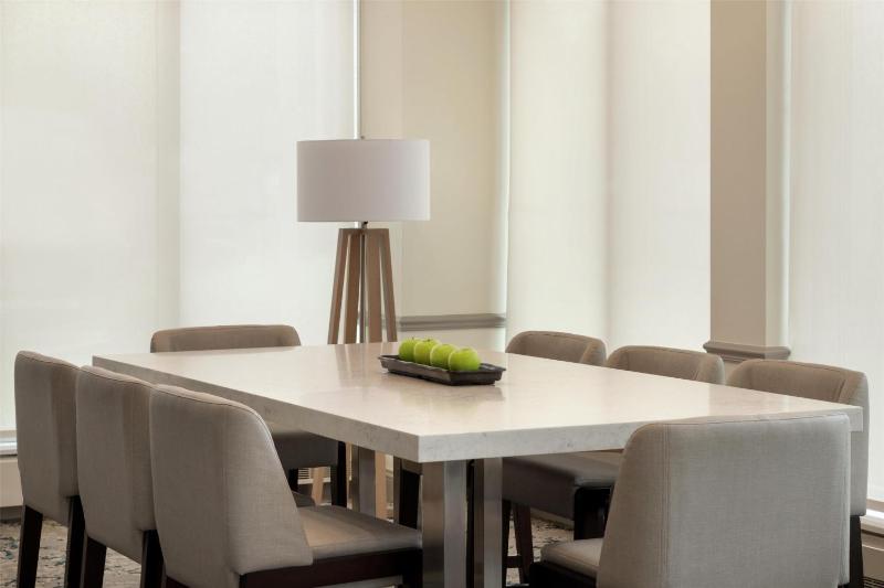 Hilton Garden Inn Cleveland Airport - image 9