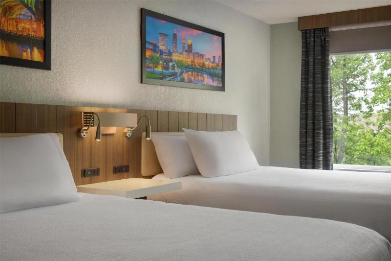 Hilton Garden Inn Cleveland Airport - image 30