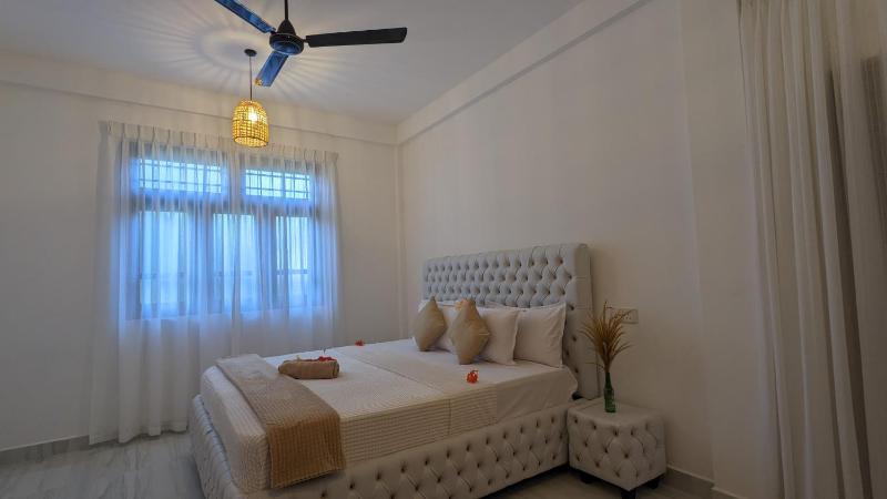 Lake side haven villa - image 17
