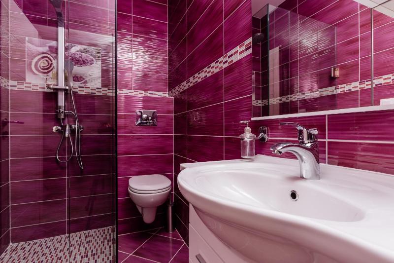 Studio with Balcony image 3