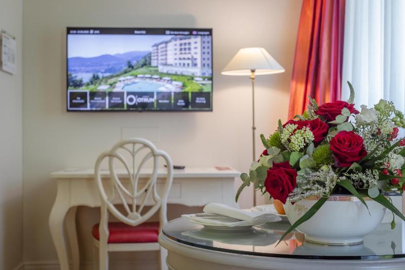 Junior Suite with Spa Access image 3