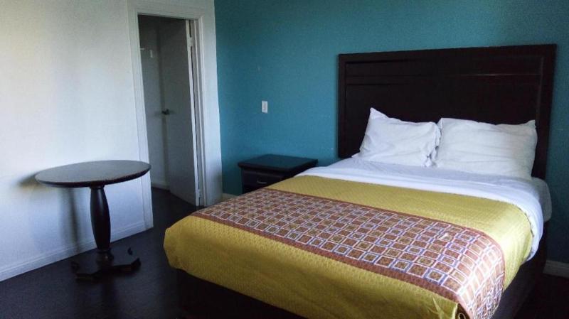 Stuart Hotel - image 6