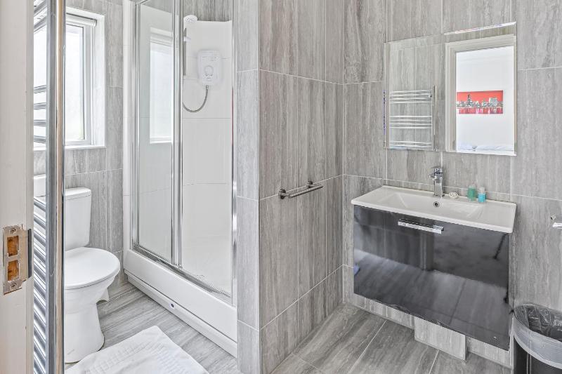 Studio Apartment image 3