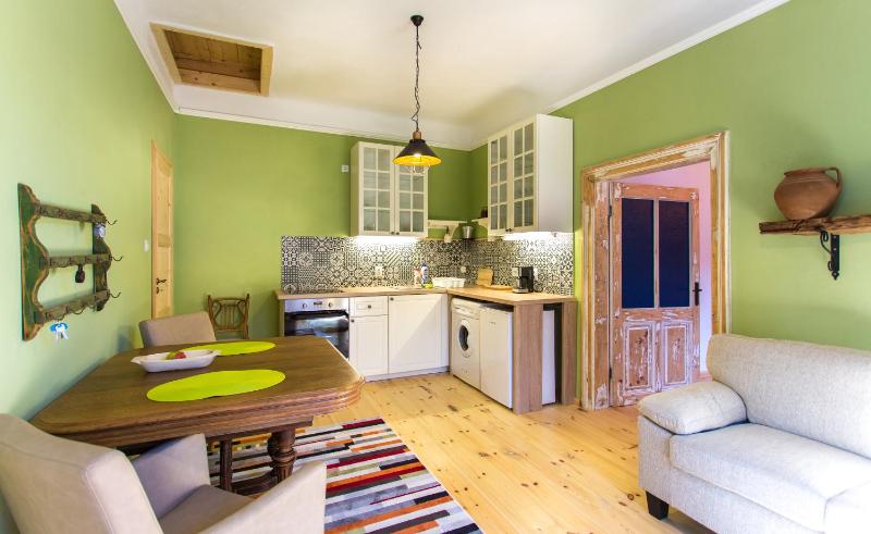 Suite with Garden View image 3