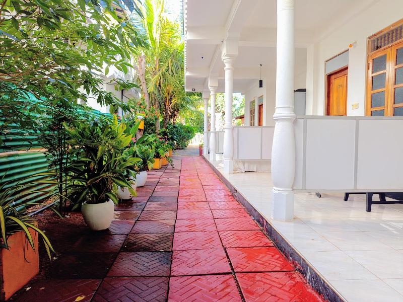 Rea Beach Way Hotel - image 21