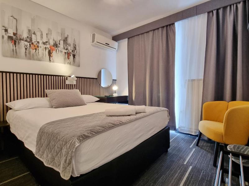 Single Room image 4