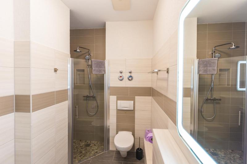 Triple Room with Bathroom image 4