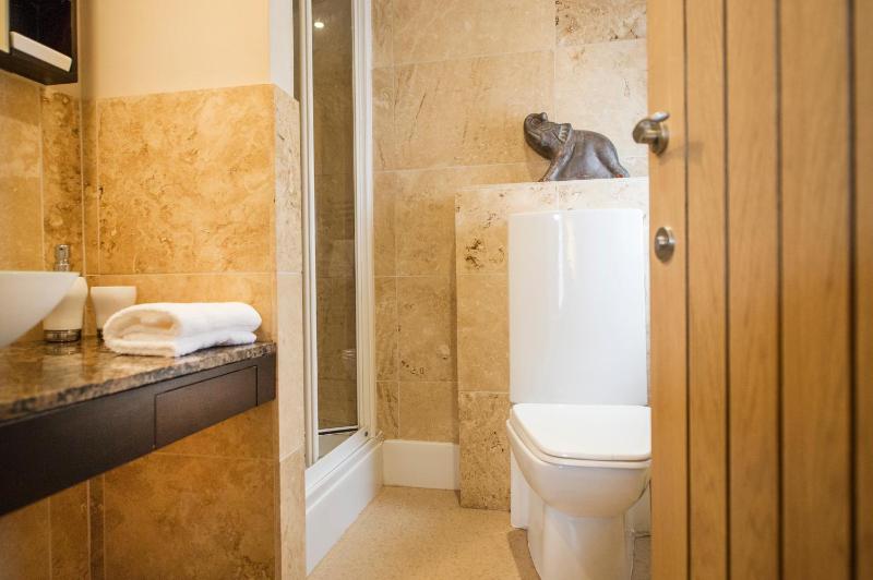Executive Three-Bedroom Apartment image 3