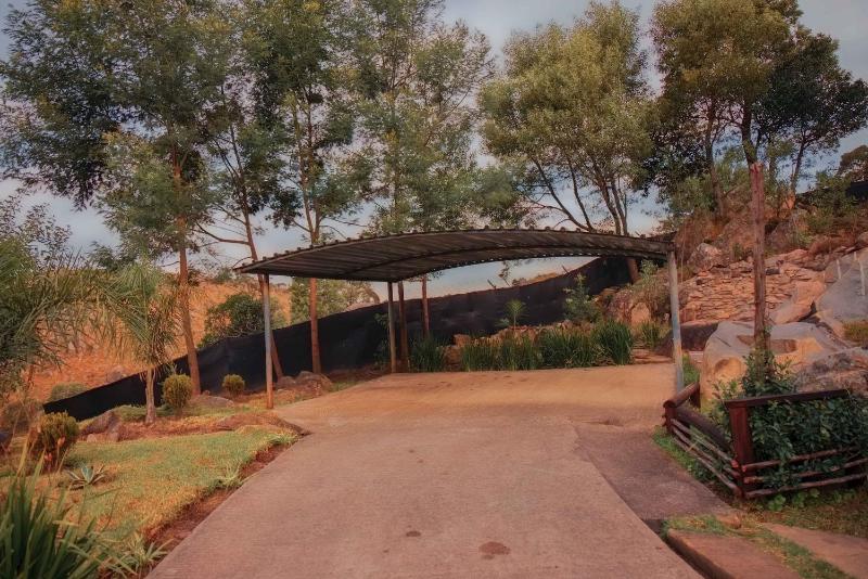 Nkoyoyo Mountain Cabin - image 8