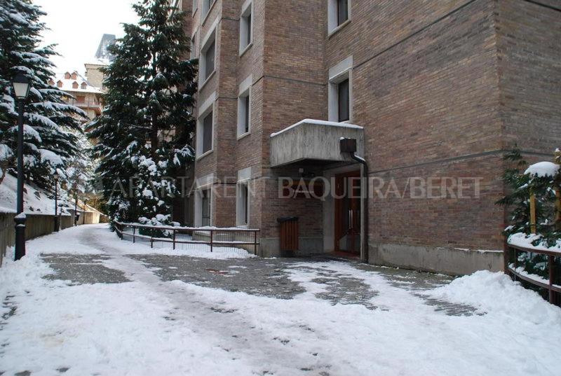 Studio (2 Adults) image 3