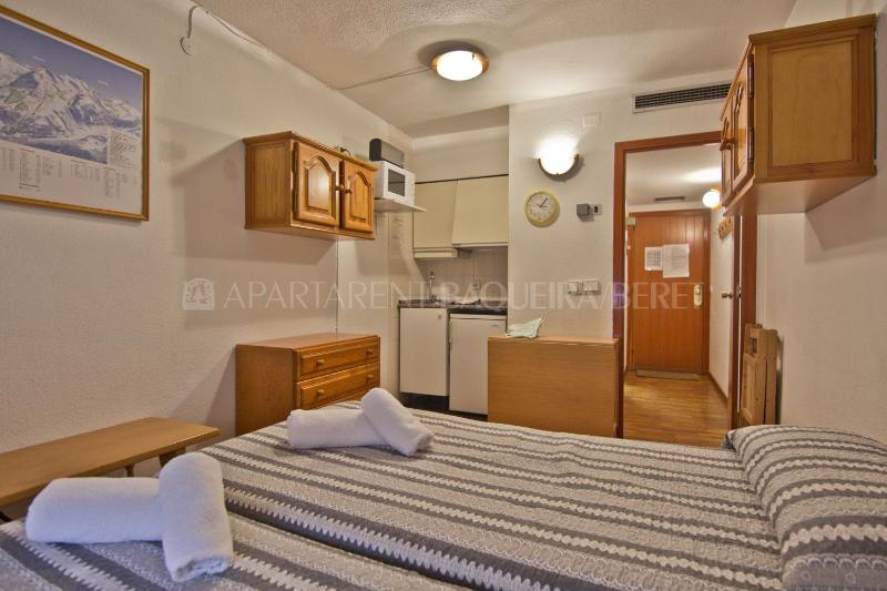 Studio (2 Adults) image 1