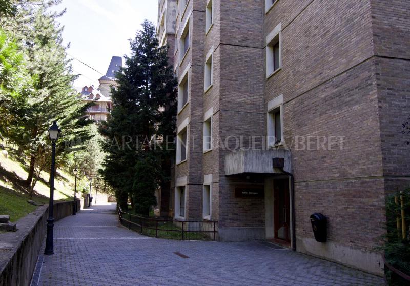 Studio (2 Adults) image 2