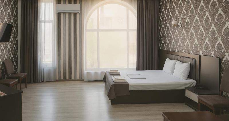 Suite with City View image 4