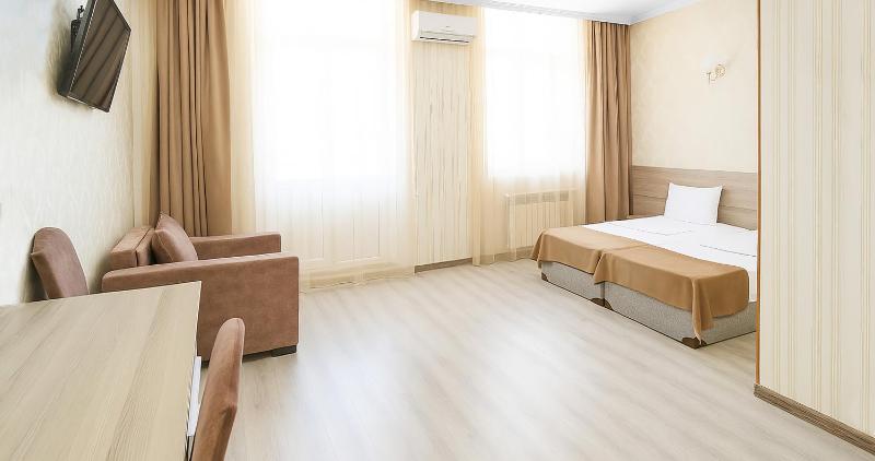 Double or Twin Room with Private Bathroom image 4