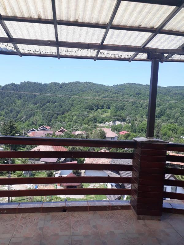 Standard Twin Room with Mountain View image 3
