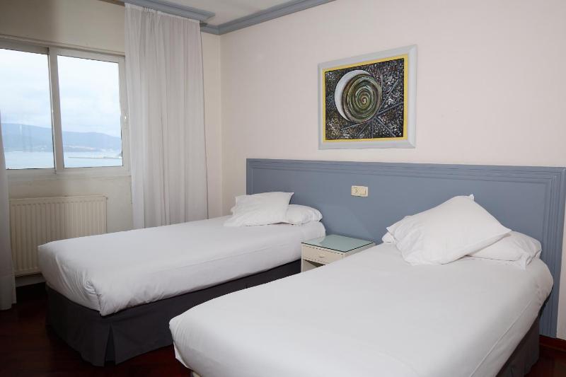 Two-Bedroom Apartment with Sea View image 3
