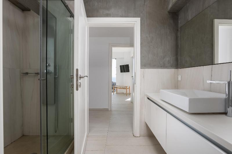 Royal Garden Villas - image 16