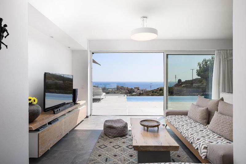 Royal Garden Villas - image 3
