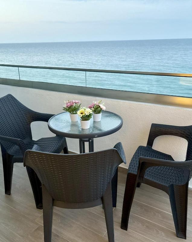 Triple Room with Sea View image 3
