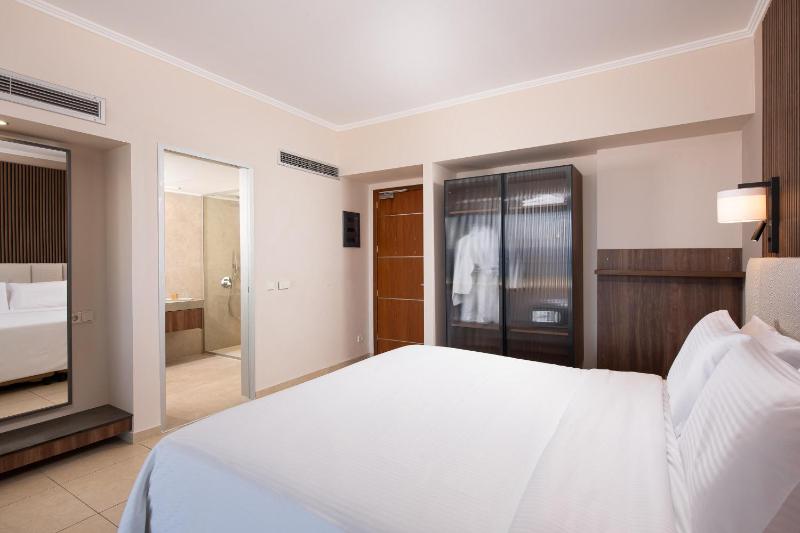 Junior Suite with Sea View image 4