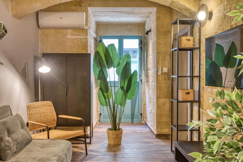 Charming Modern duplex in city center JMBA1-1 - image 12
