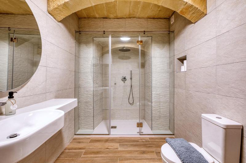 Charming Modern duplex in city center JMBA1-1 - image 14