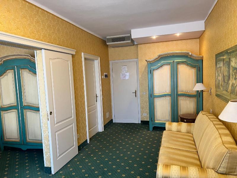 Suite with Lake View image 4