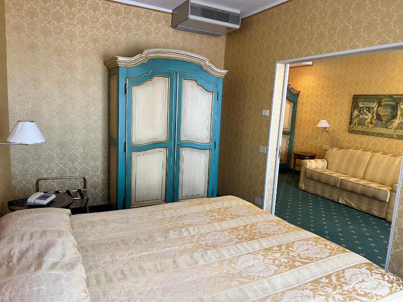 Suite with Lake View image 3