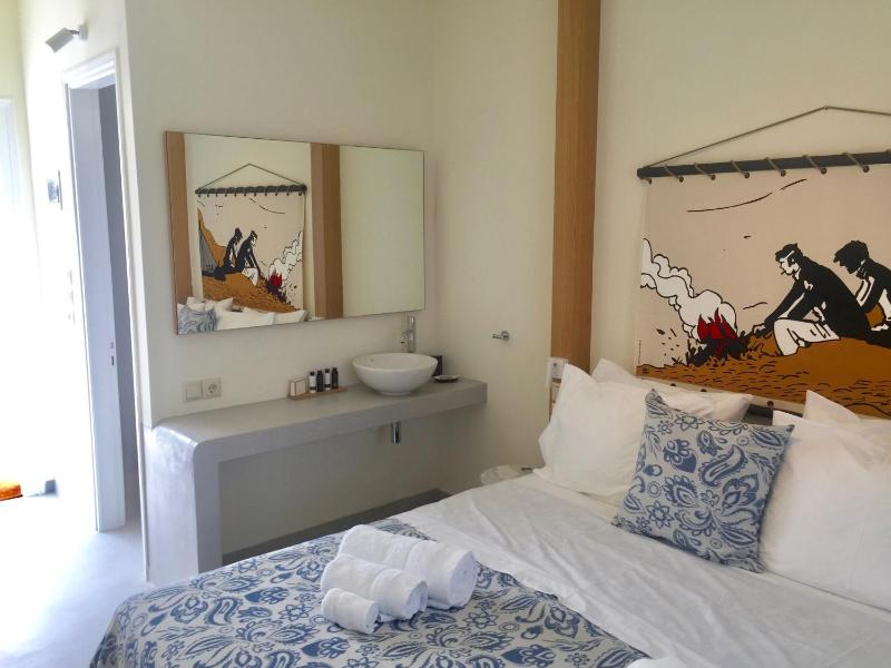 Double Room with Terrace and Side Sea View image 2