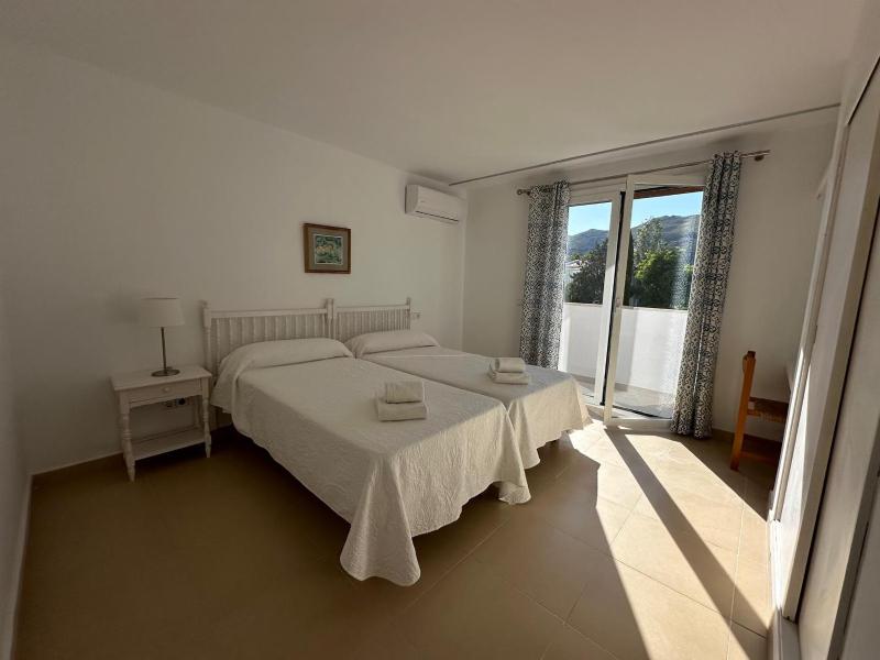 Two-Bedroom Apartment (4 Adults + 1 Child) image 3