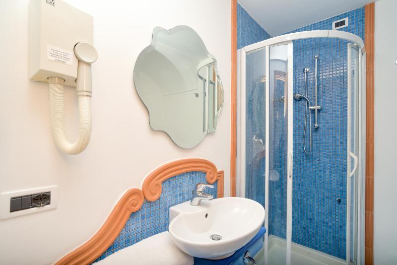Standard Double Room image 4