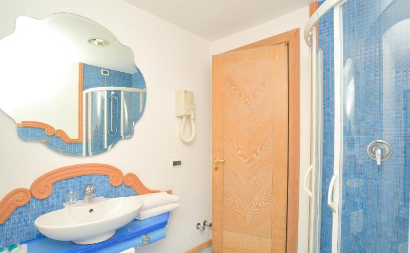 Single Room image 2