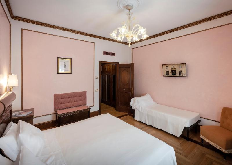 Double or Twin Room image 1