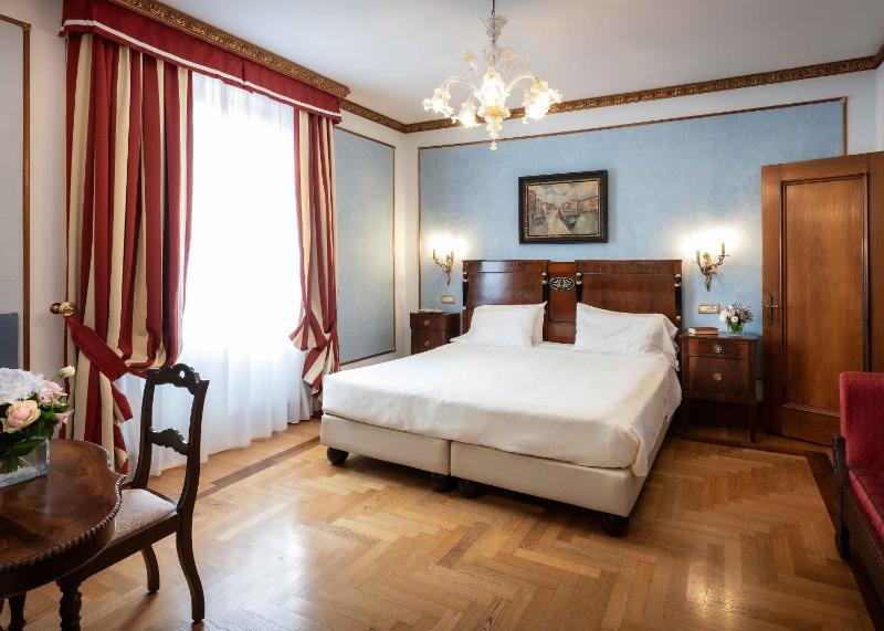 Junior Suite image 1