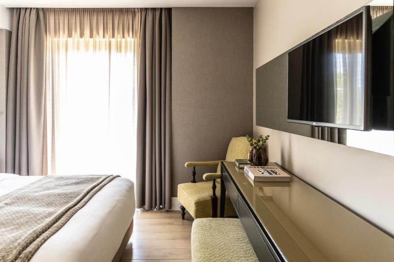 Executive Double Room image 4