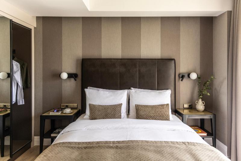 Executive Double Room image 2