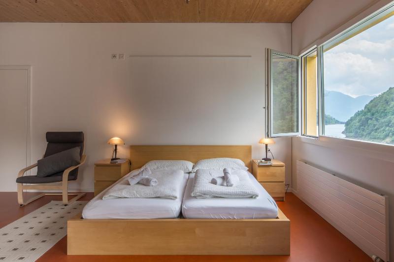 Deluxe Family Suite image 4