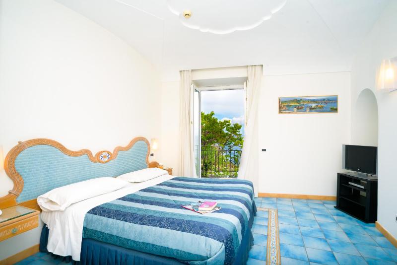 Superior Double Room image 4