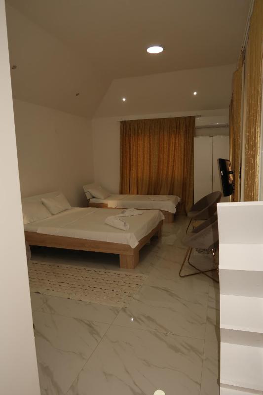Triple Room image 1