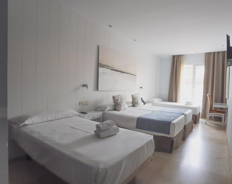 Quadruple Room with Parking image 1