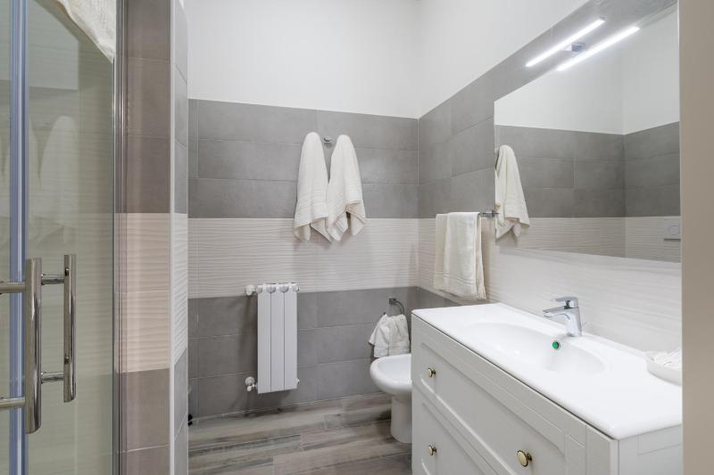 Superior Triple Room image 4