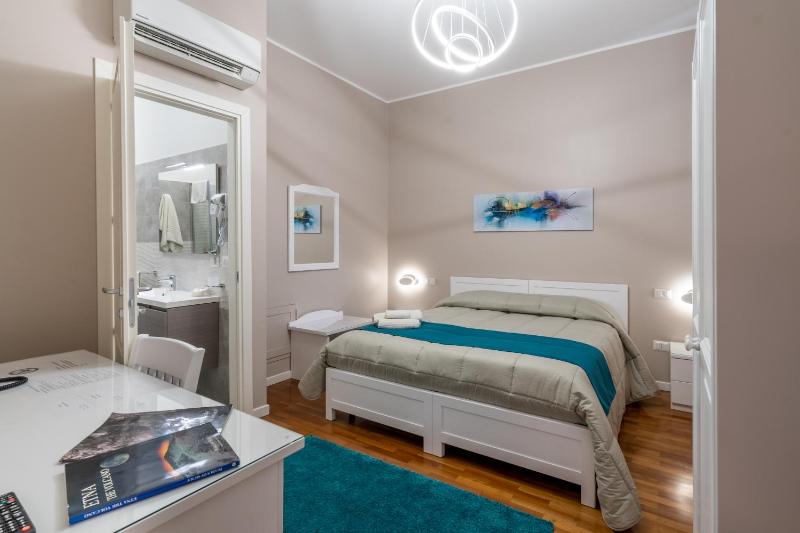 Superior Double Room image 4