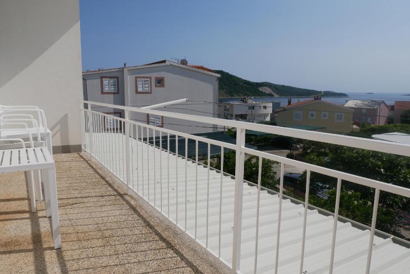 Apartment with Sea View image 3