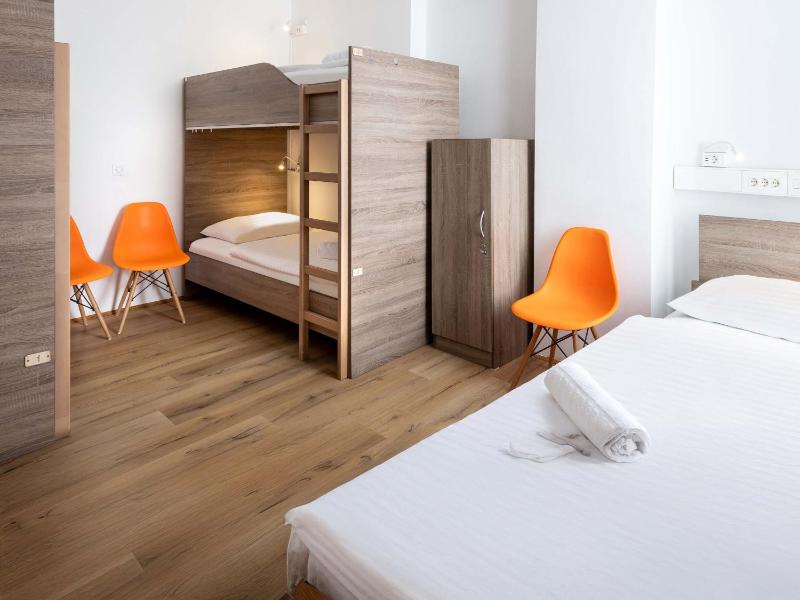Bed in 5-Bed Mixed Dormitory Room image 4