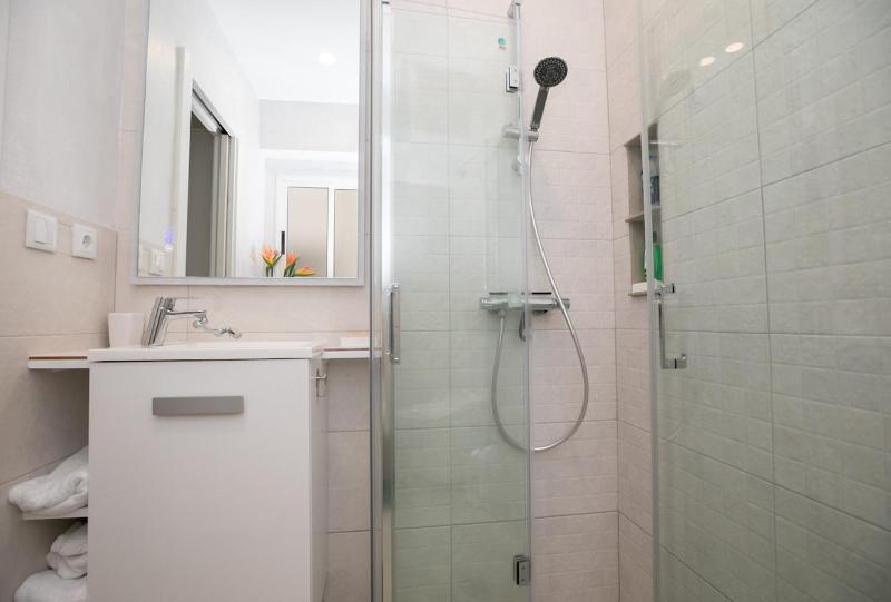 2 bedroom Central Apartment in Torremolinos - image 3