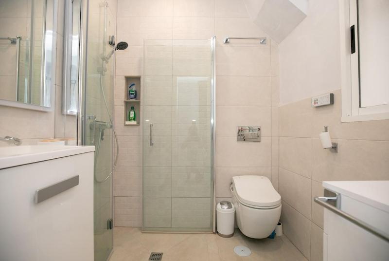 2 bedroom Central Apartment in Torremolinos - image 14