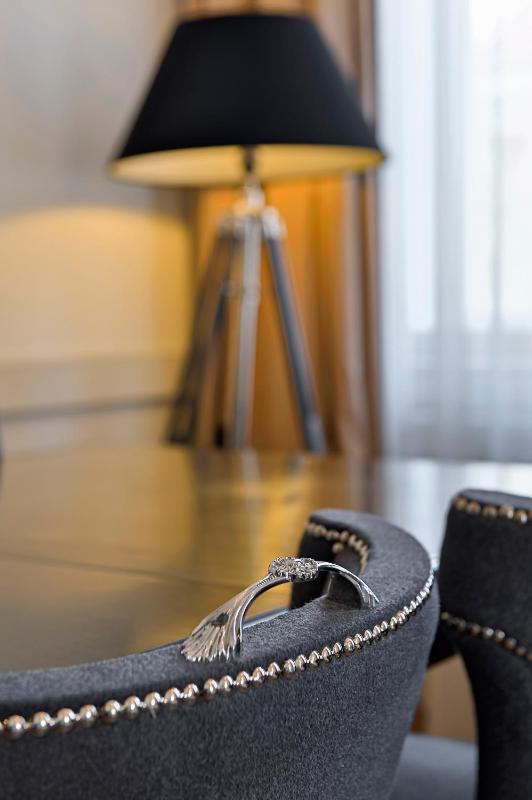 Large One-Bedroom Apartment image 2