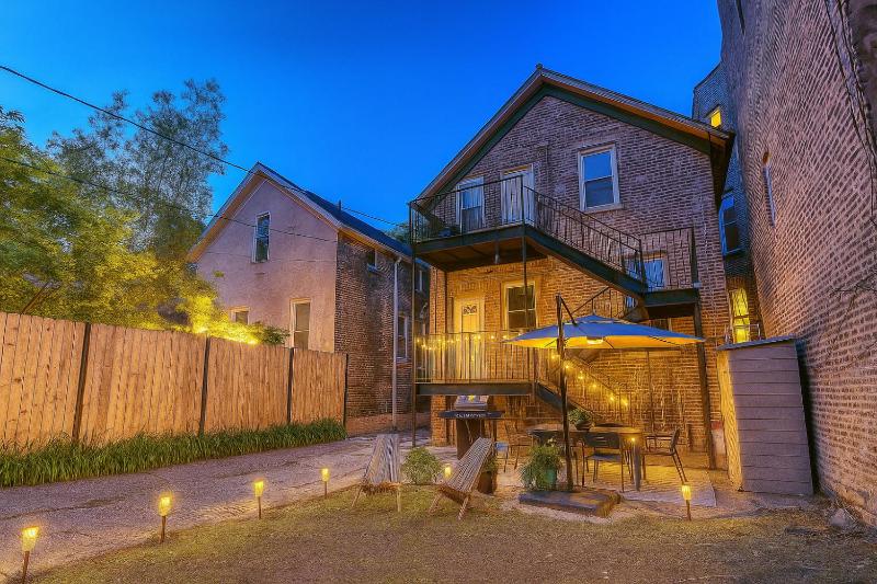 Newly Updated Vintage 6 Bedroom Single Family Home home - image 7