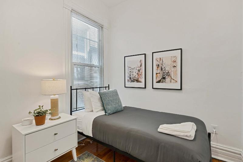 Newly Updated Vintage 6 Bedroom Single Family Home home - image 3