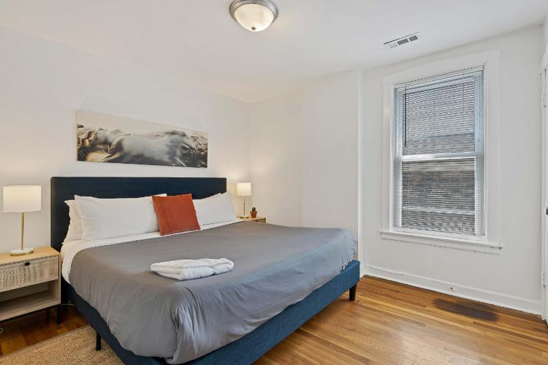 Newly Updated Vintage 6 Bedroom Single Family Home home - image 2